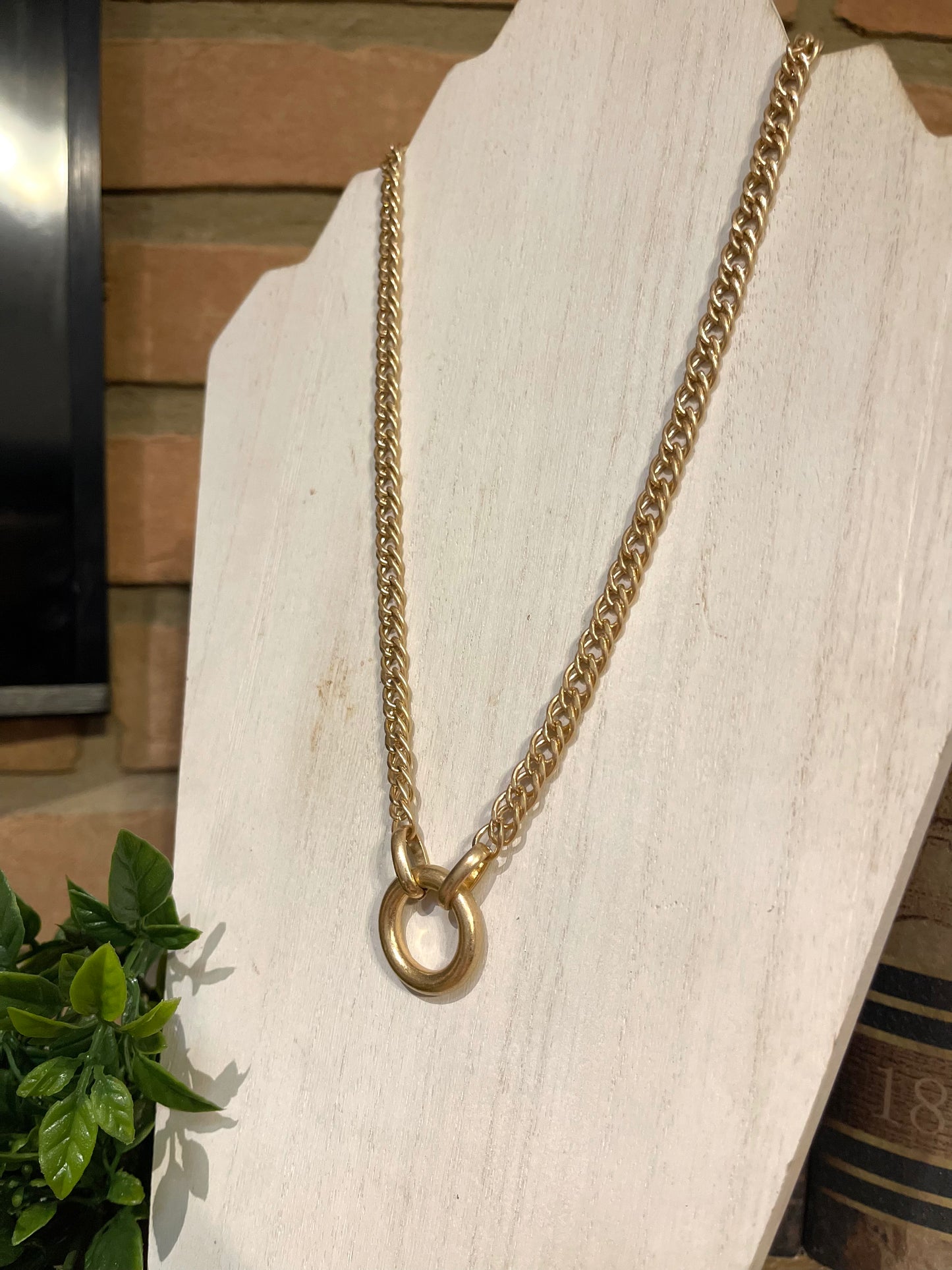 Danareas Short Necklace